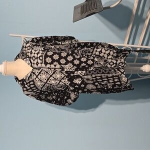 No Boundaries Men's Print Button Up Shirt with Short Sleeves